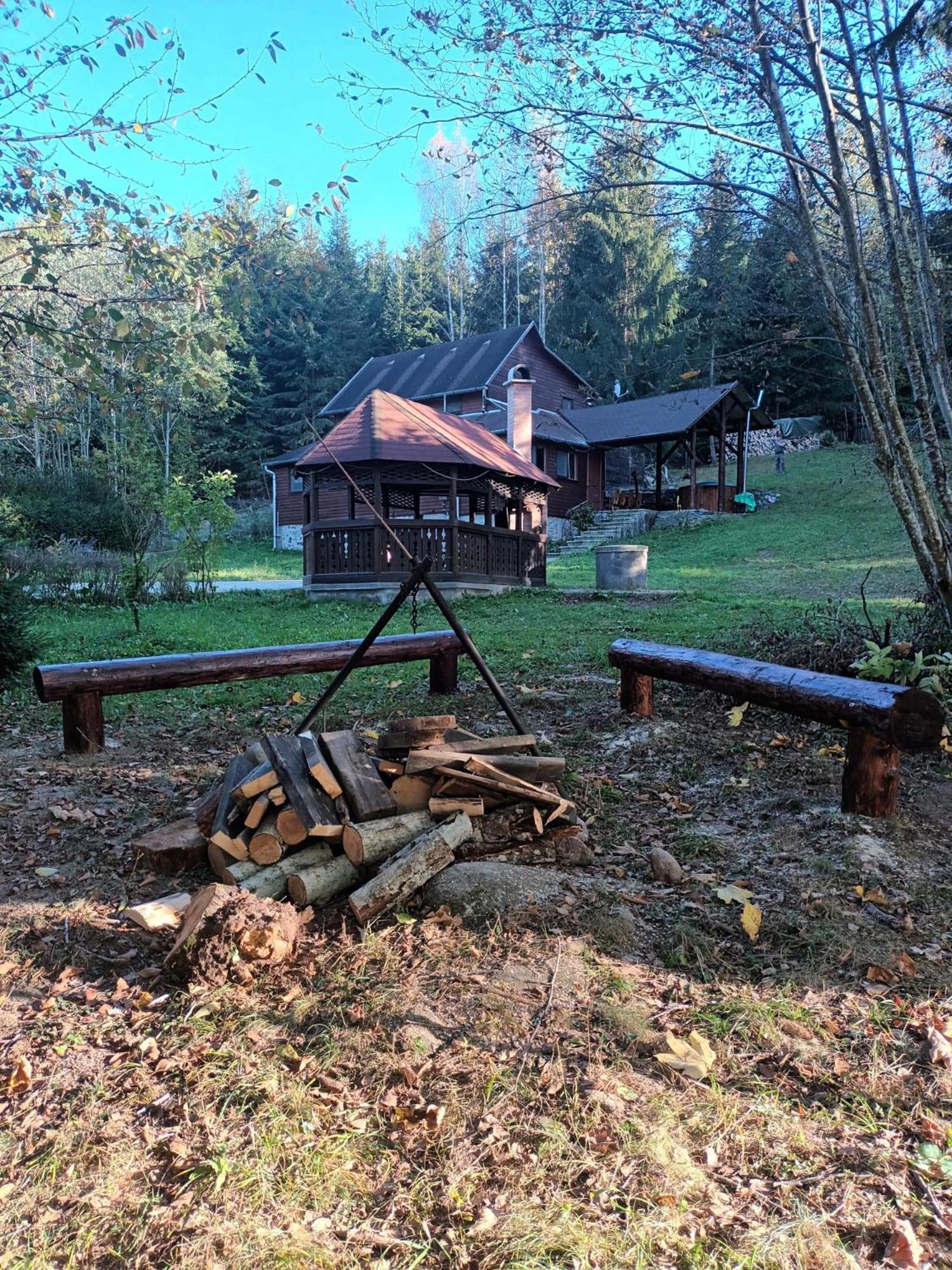 Patakvoelgye Vendeghaz Villa Izvoare  Exteriör bild